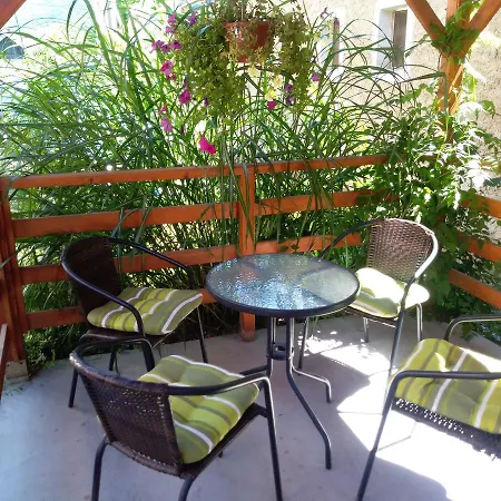 Adriana בית הארחה 2*