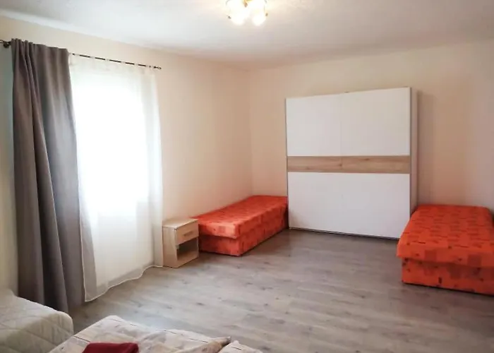 Adriana Penzión pre hostí Roznava